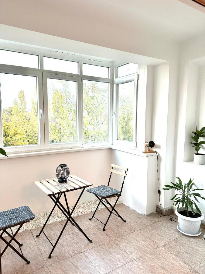 Vintage Bucharest Apartment Exterior foto